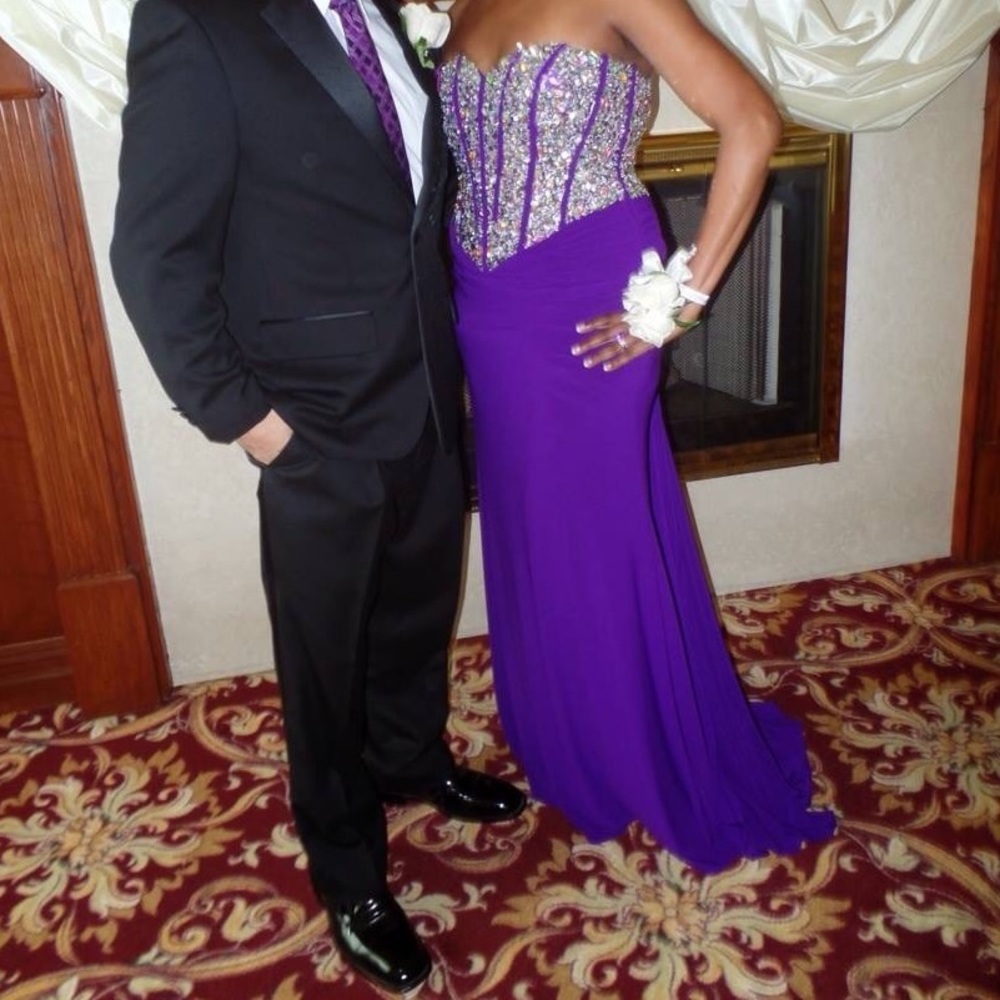 Strapless gown - Picture 2 of 7